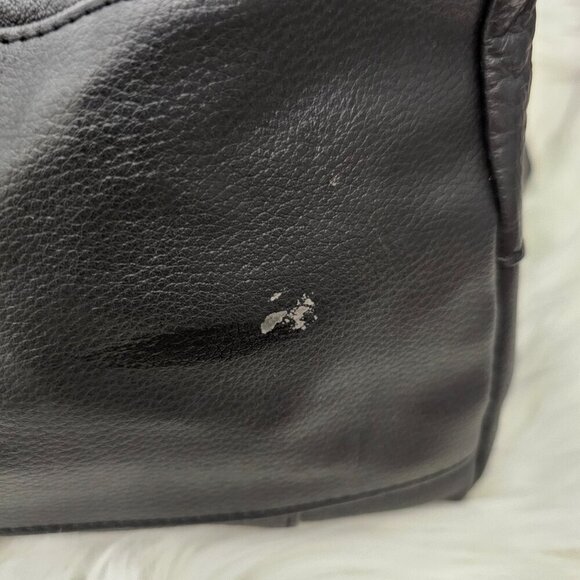 Kenneth Cole Reaction Vegan Pebble Leather Pocket Black Shoulder Bag - Picture 14 of 14